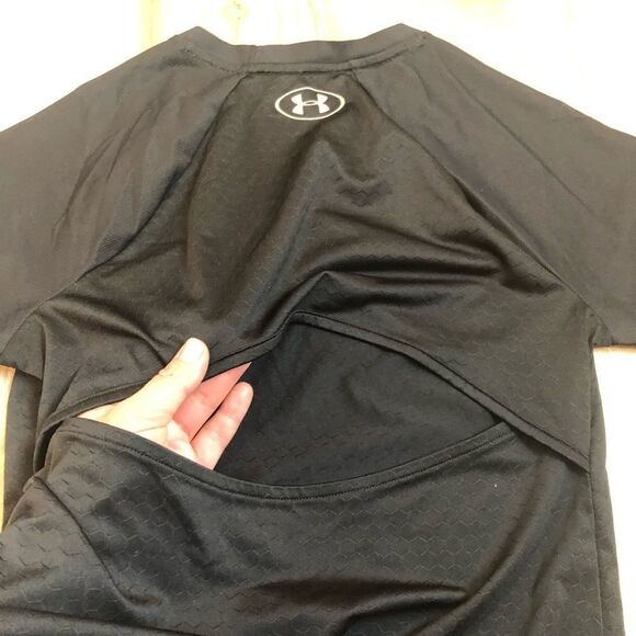 Under Armour Open Back Fitted Running Tee size Medium - Picture 4 of 5